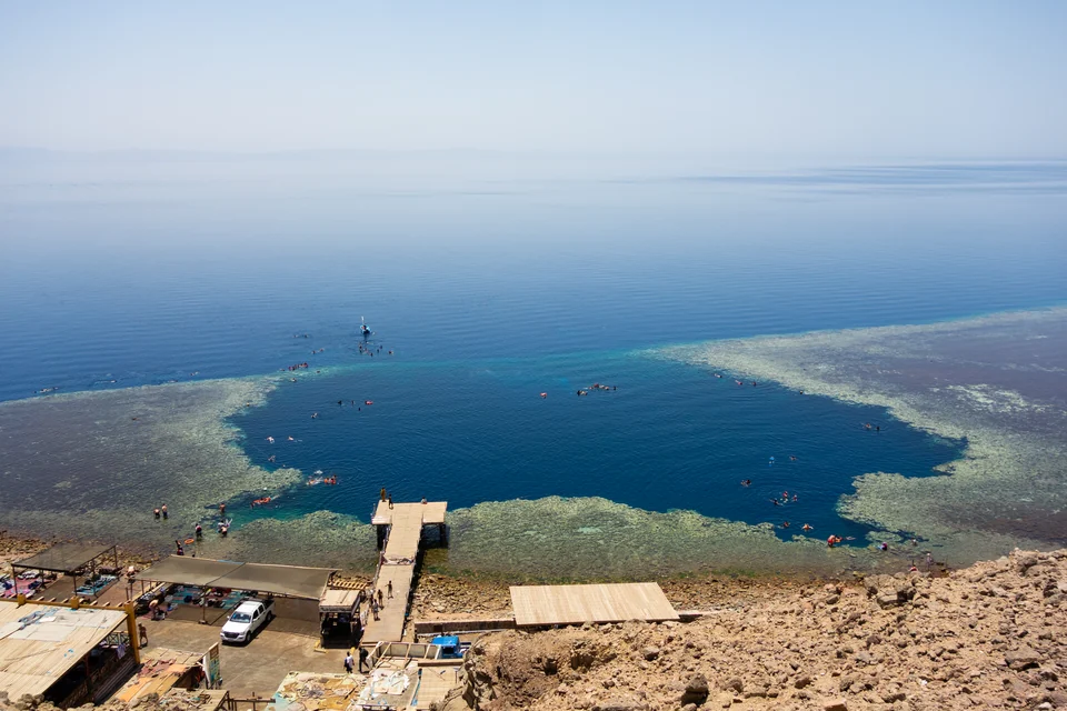 Il Blue Hole e la costa vicino a Dahab