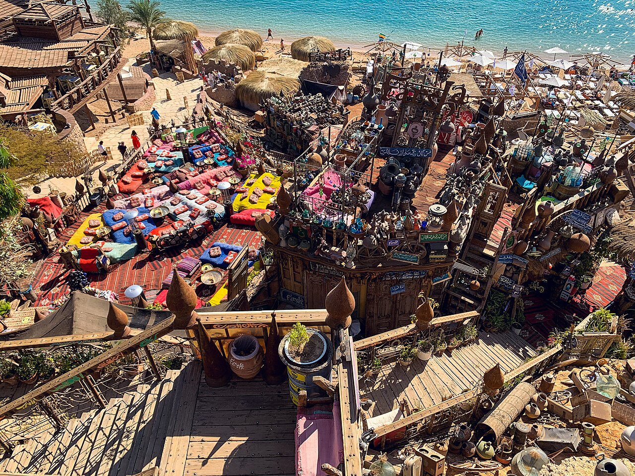 Farsha Café a Sharm el Sheikh: tramonto, lanterne e una sera sul mare