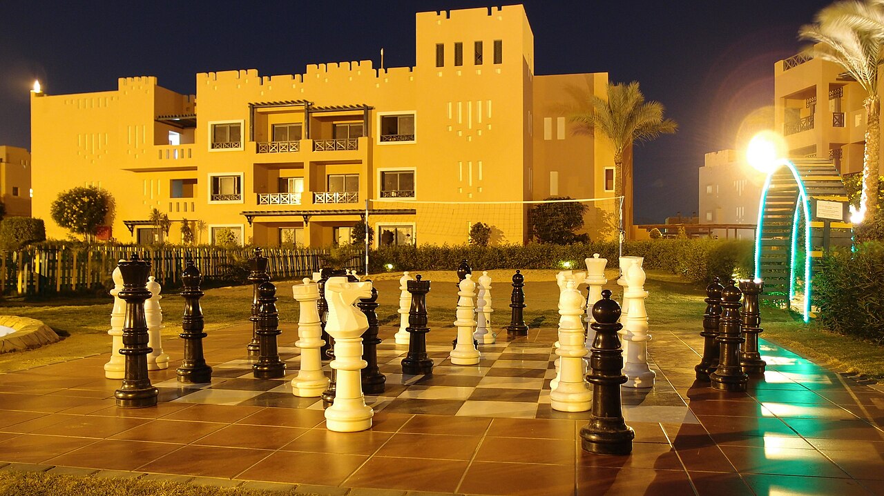 Edificio e giardino del Rehana Sharm Resort a Nabq Bay