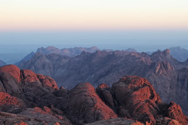 Sinai: storia fra montagne, pellegrinaggi e mare